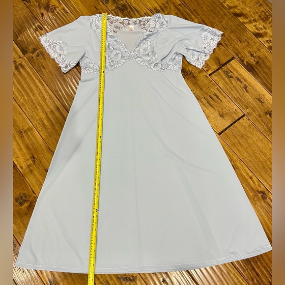 Vintage Confezione Anna blue silky nightgown muumuu nightie with lace - Picture 3 of 8